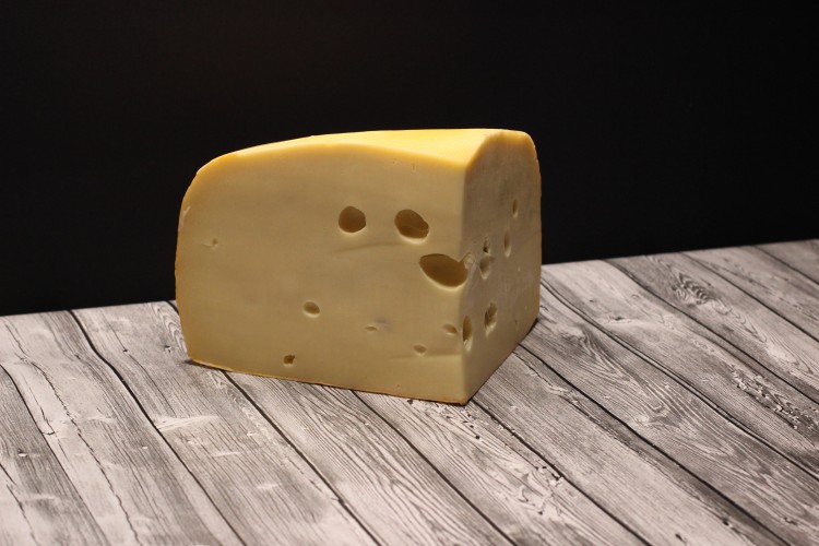 Сыр Маасдам