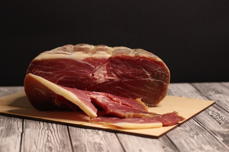 Окорок прошутто сыровяленый