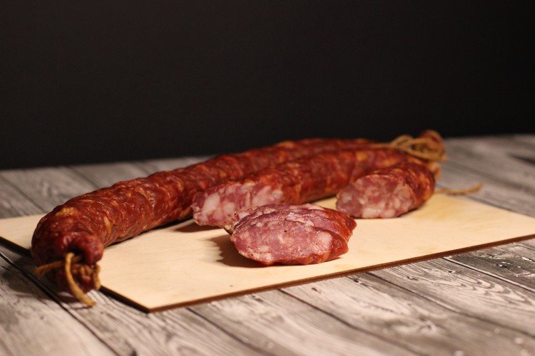 Варёно-копченая типа Краковской свинина говядина